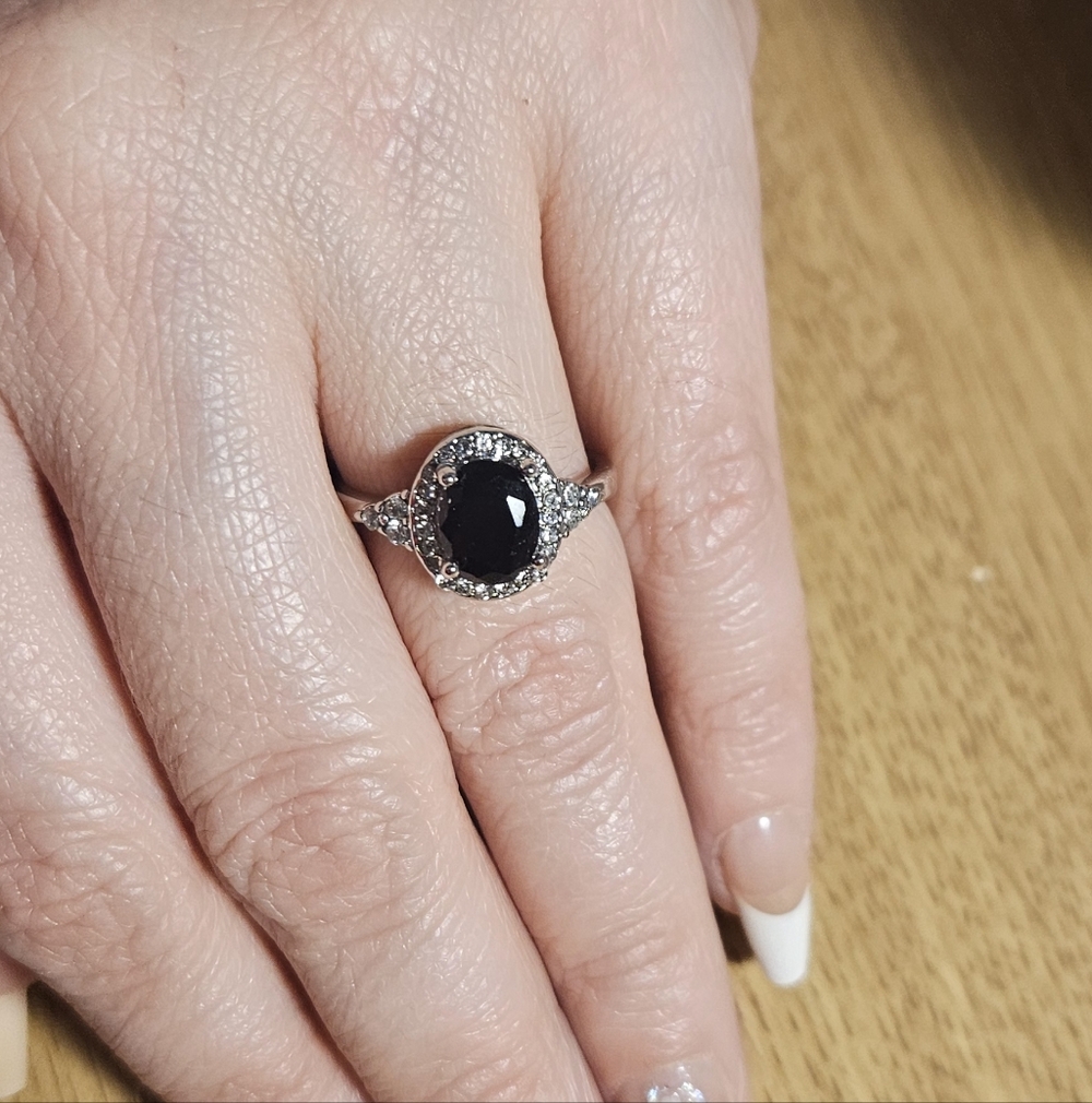 Elegant Silver and Black Women's Ring